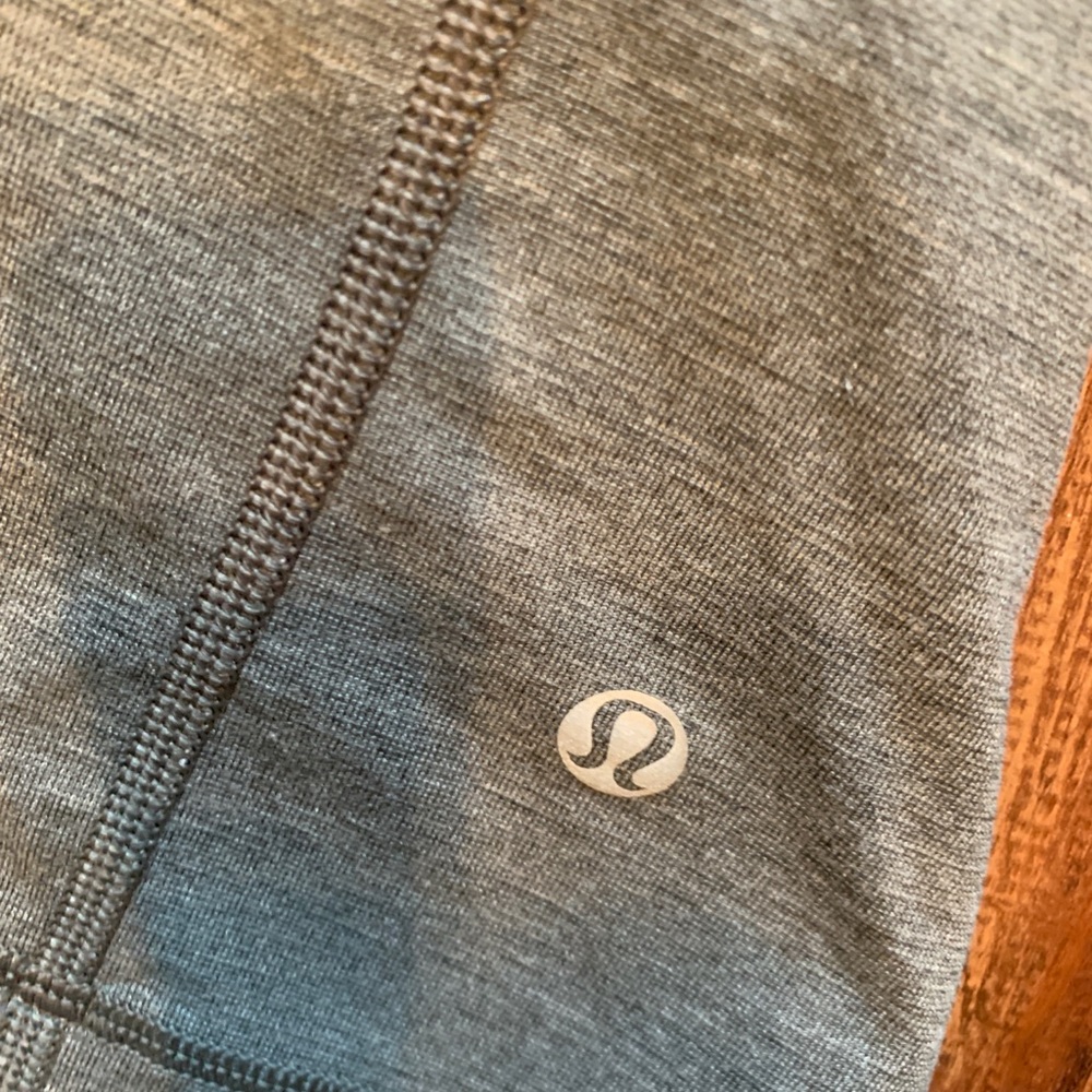 Lululemon - Picture 3 of 3